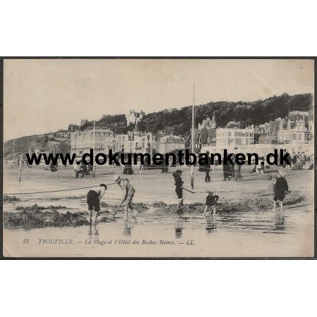 La Plage et l' Hotel des Roches Noires Trouville Frankrig Postkort