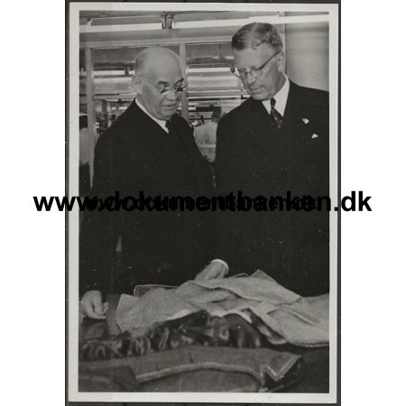 Kong Gustav 6. Adolf Algotsfabrikkerne Bors Sverige Postkort