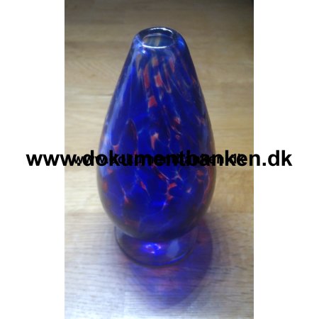 Mundblst vase. Rd og bl farve. 12,5 cm hj